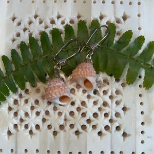 Mini shell earrings